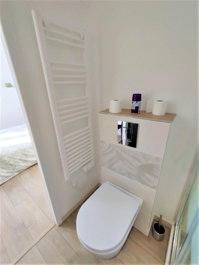 Appartement T2 "Mesange" Hyper Centre D'Ernee Exterior photo